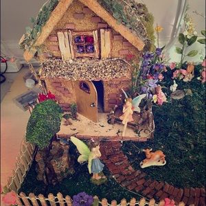 Handmade Detailed FAIRY GARDEN DISPLAY.